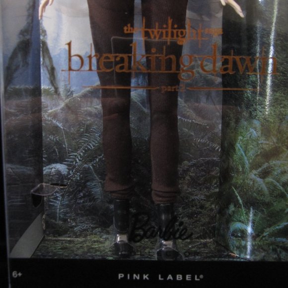 Twilight - Breaking Dawn Bella Barbie Doll - Picture 9 of 9